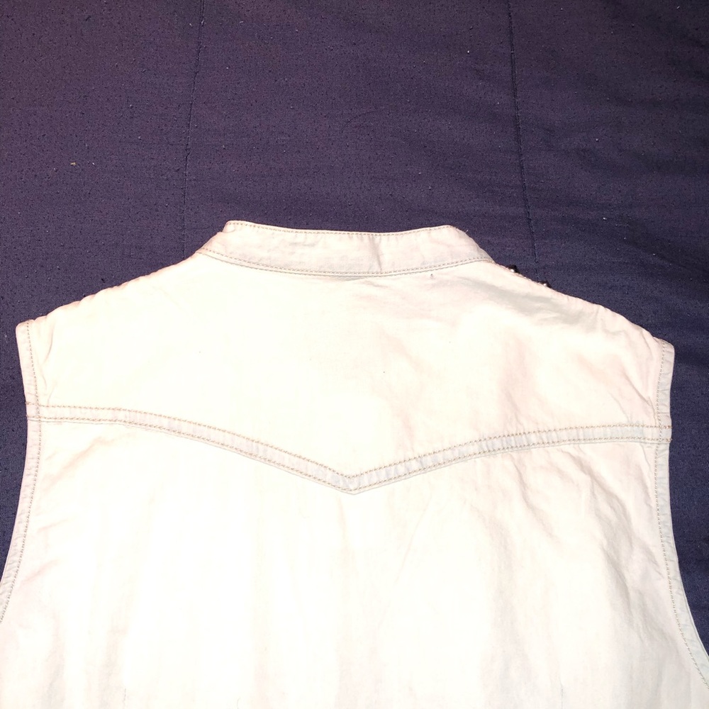 FOREVER 21 Sleeveless Woven Light Denim Shirt-Sz M - Picture 5 of 8